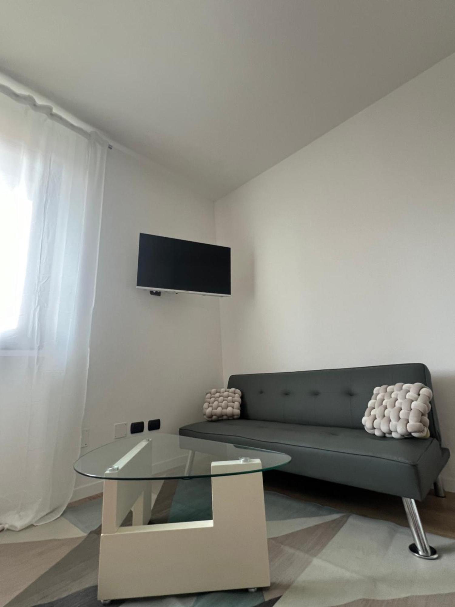 Aparthotel Monolocale Ovidio Milán Exteriér fotografie
